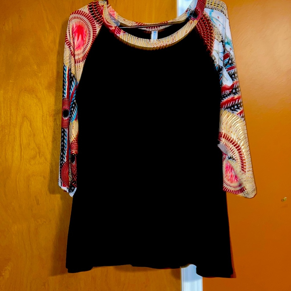 3/4 sleeve raglan style top